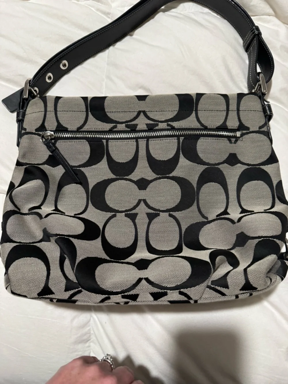 EUC Coach Black and Gray Signature Jacquard Shoulder Bag - Picture 4 of 4